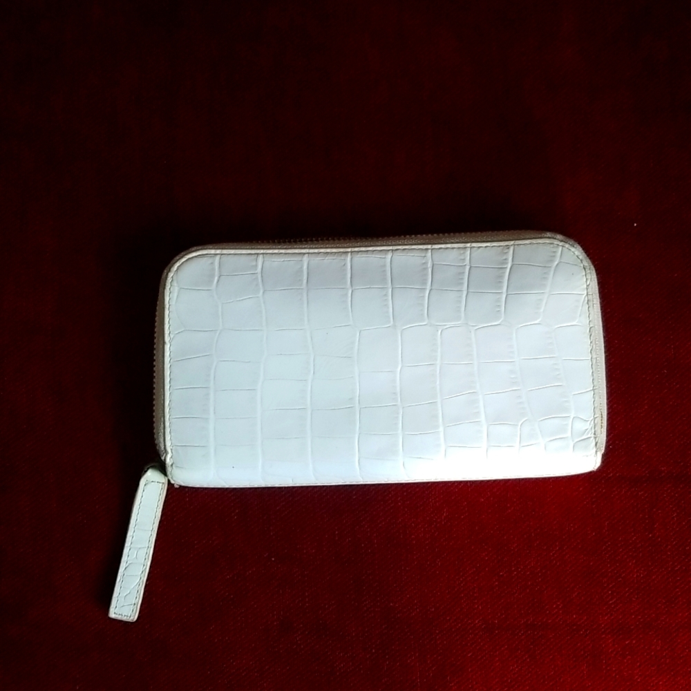 Marc Jacobs White Leather Zipper Wallet